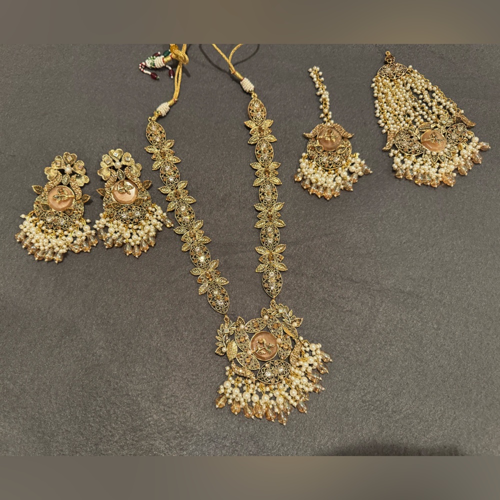 Pakistani/ Indian Jewelry Set